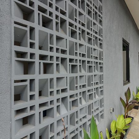 Reddoorz Near Puri Indah Mall Jakarta Extérieur photo