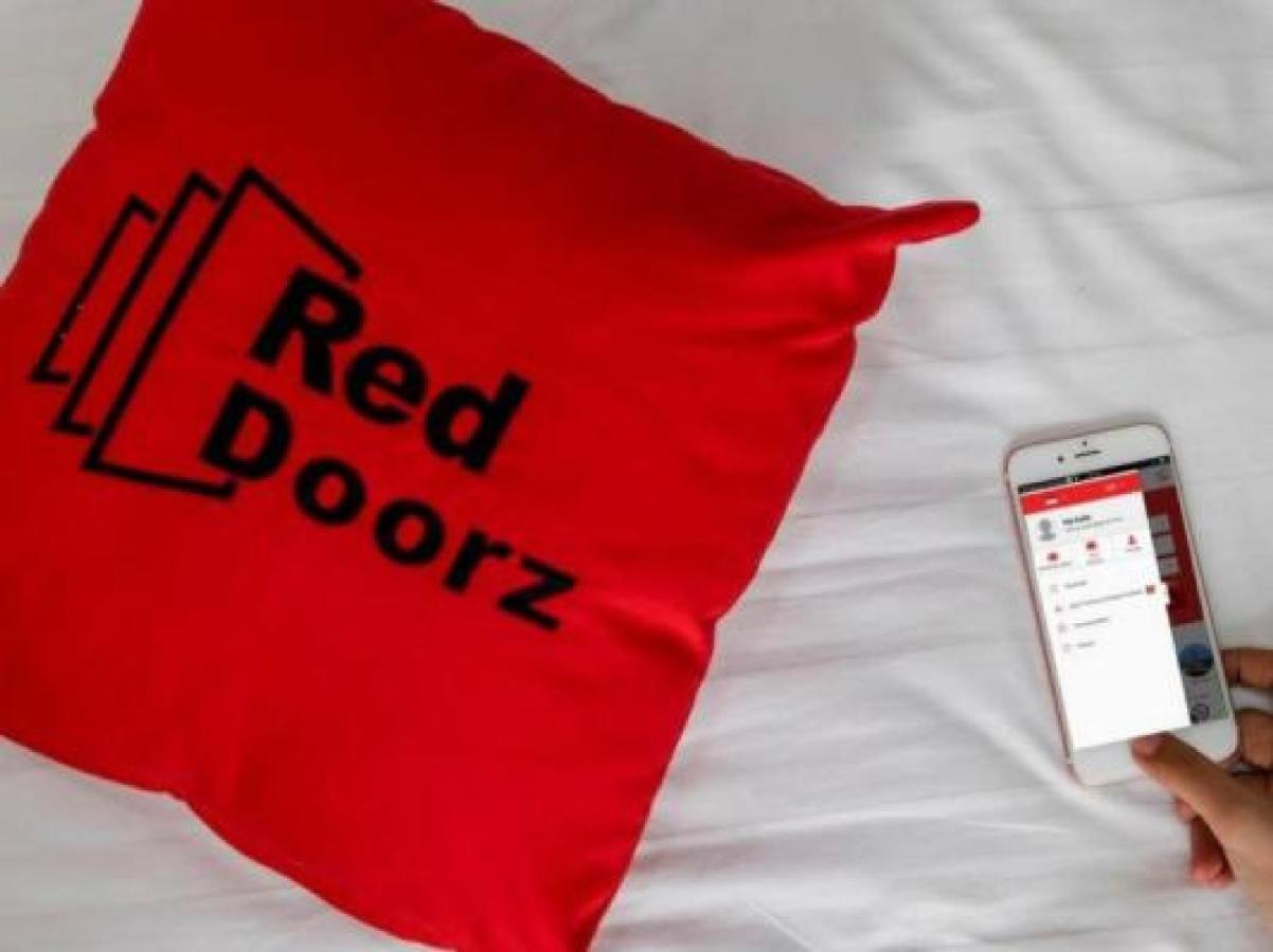 Reddoorz Near Puri Indah Mall Jakarta Extérieur photo